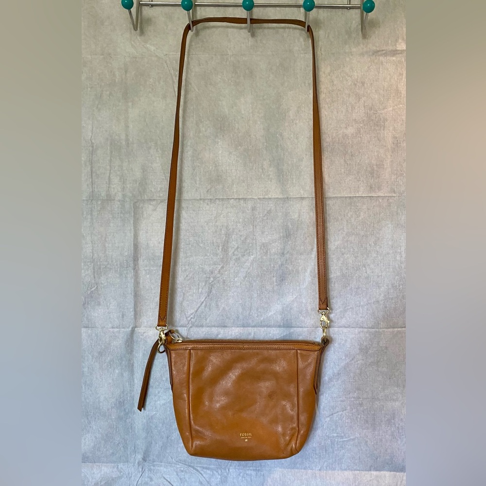 Fossil tan leather crossbody bag